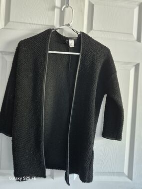 (M)Women's Black Open-Front Bouclé Sweater Cardigan